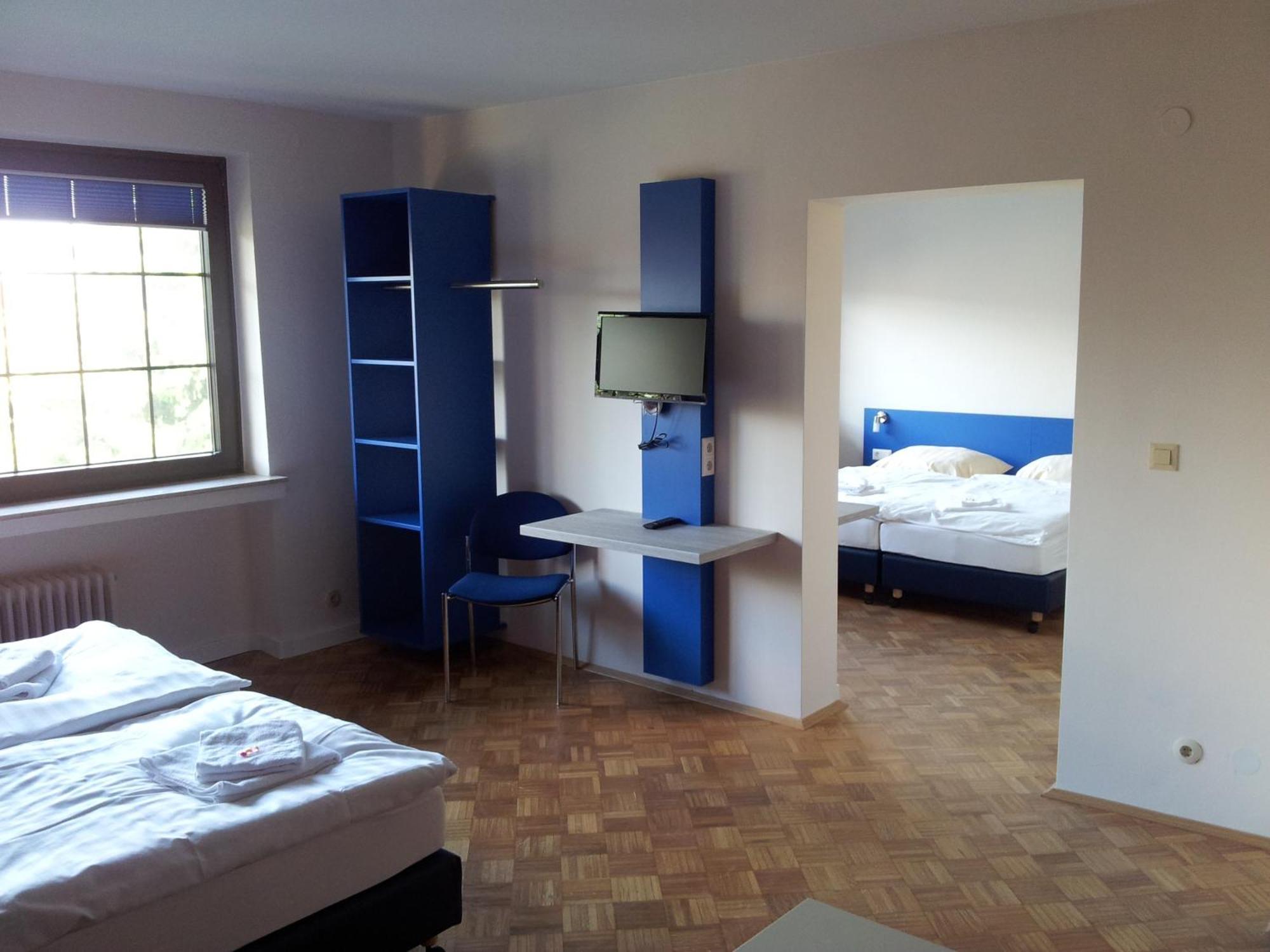 Smart Hostel By Landgasthof Velber 24H7D Seelze Esterno foto