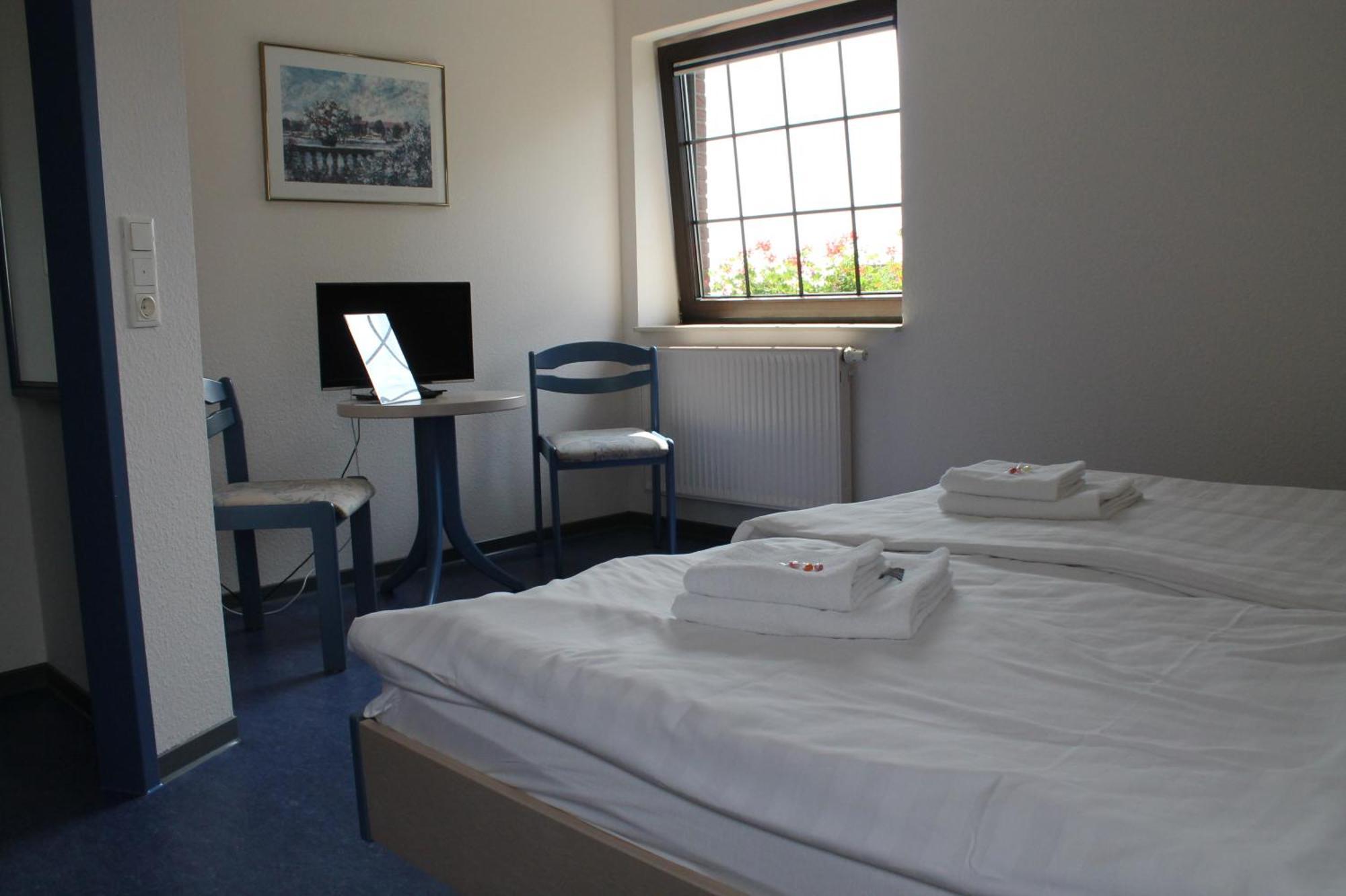 Smart Hostel By Landgasthof Velber 24H7D Seelze Esterno foto