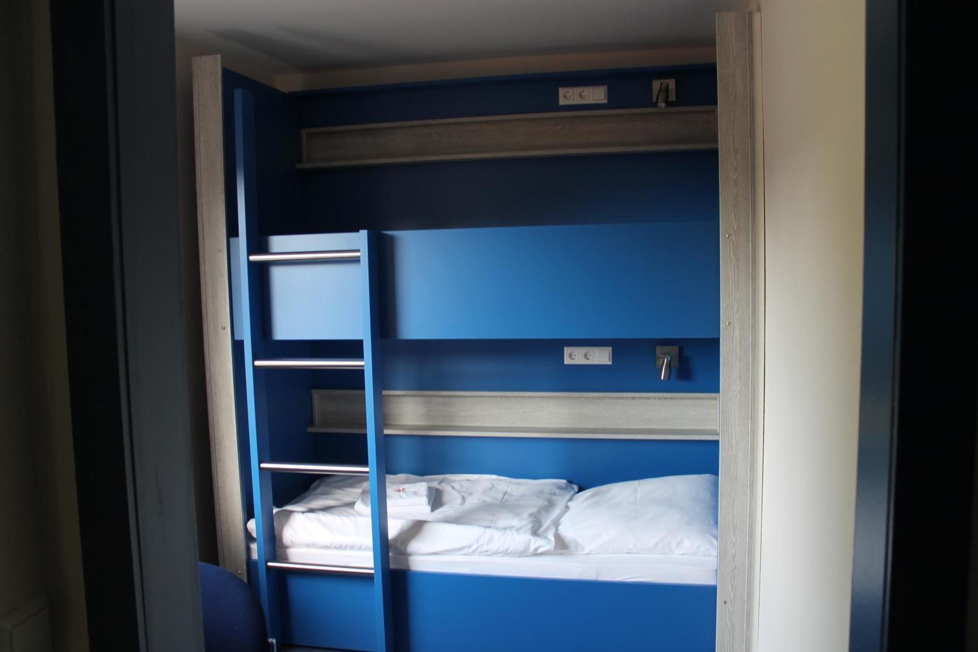 Smart Hostel By Landgasthof Velber 24H7D Seelze Esterno foto
