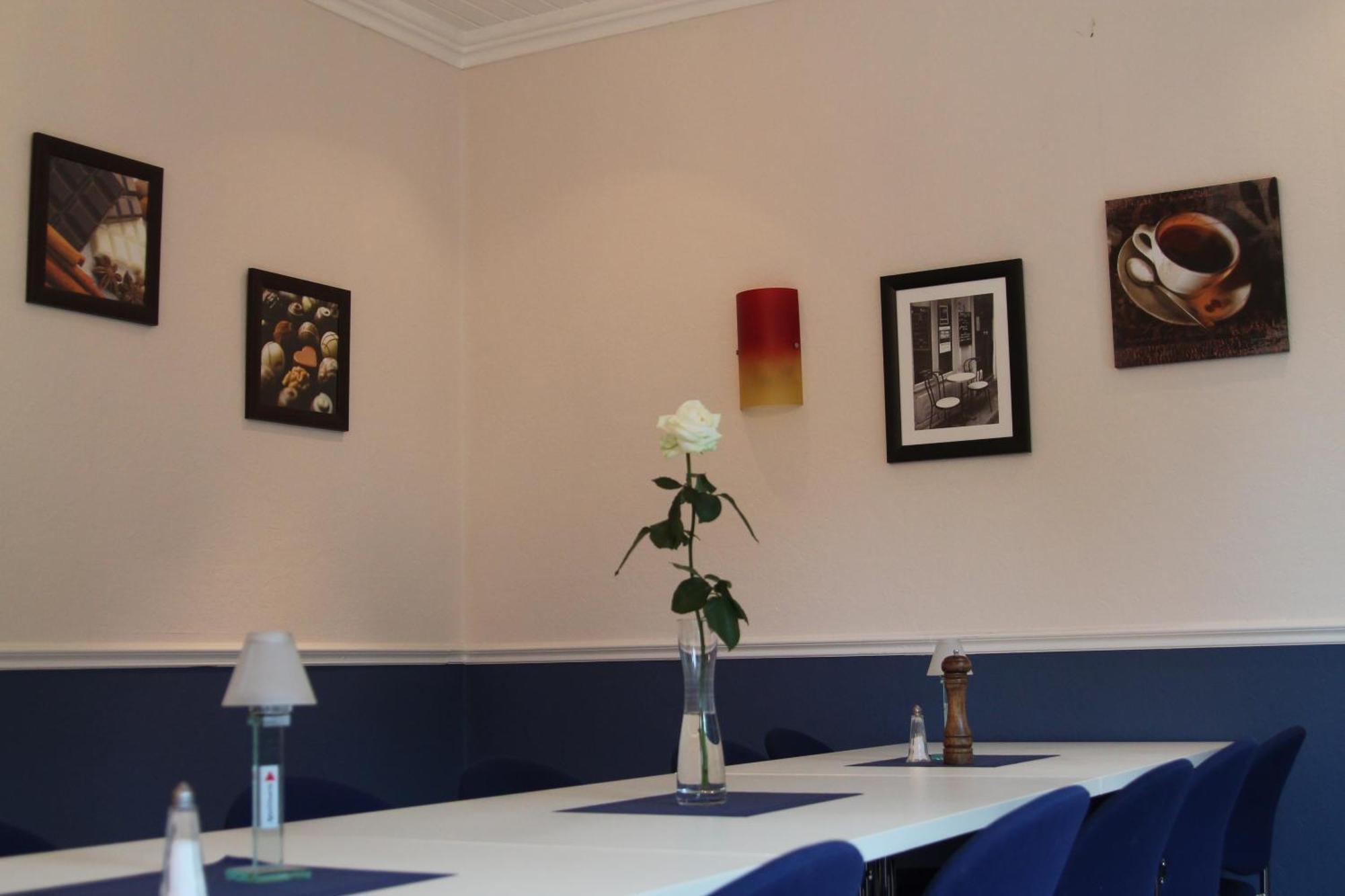 Smart Hostel By Landgasthof Velber 24H7D Seelze Esterno foto