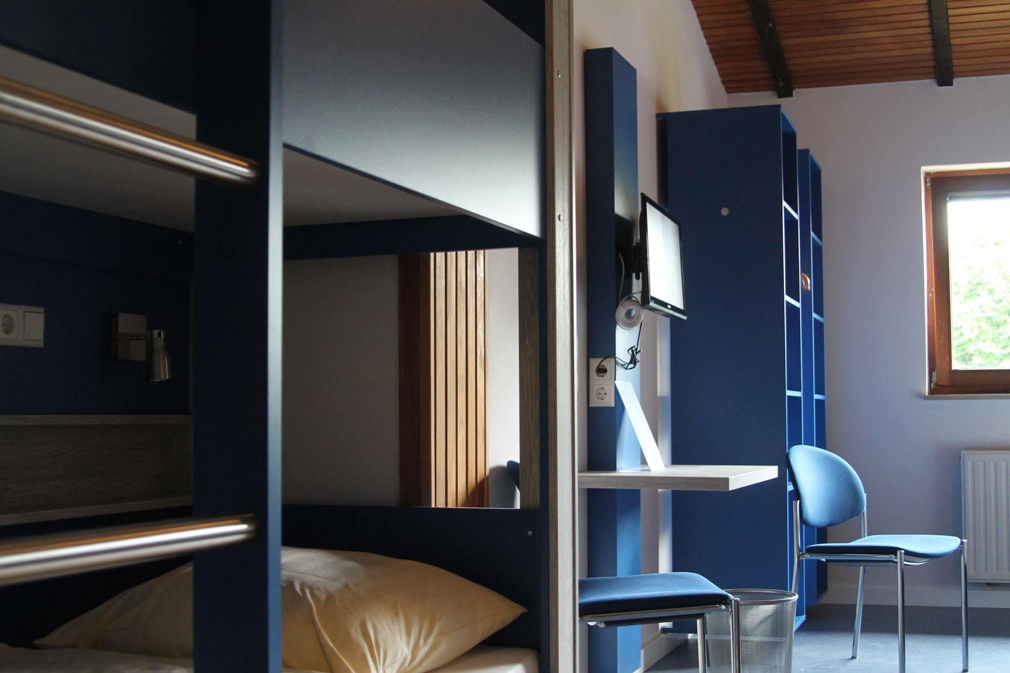 Smart Hostel By Landgasthof Velber 24H7D Seelze Esterno foto