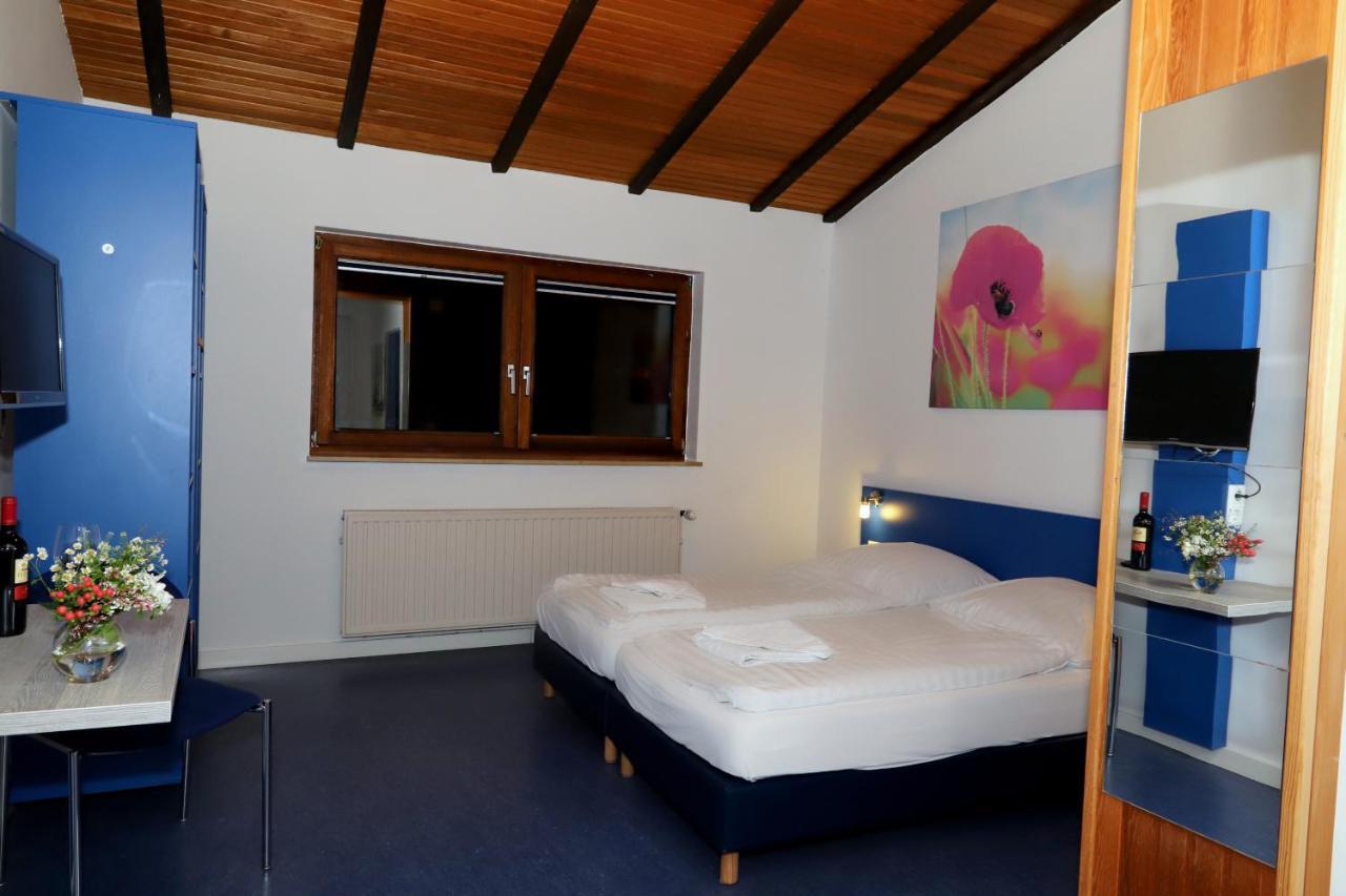 Smart Hostel By Landgasthof Velber 24H7D Seelze Esterno foto