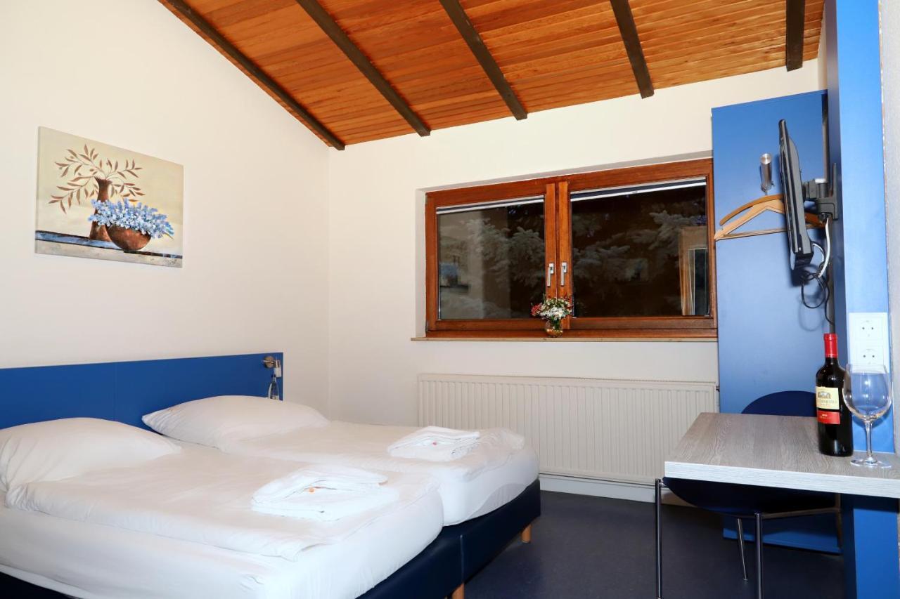 Smart Hostel By Landgasthof Velber 24H7D Seelze Esterno foto