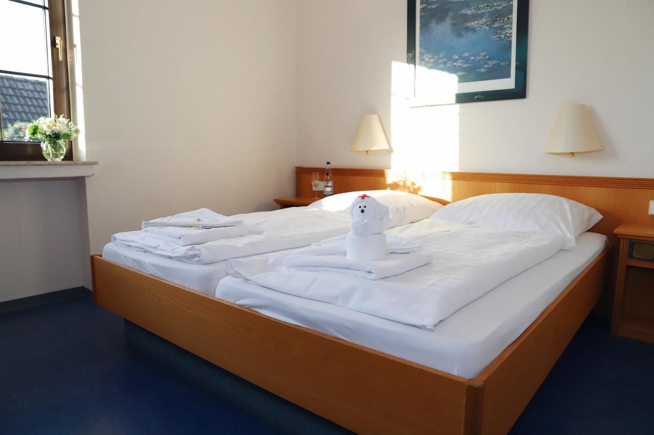 Smart Hostel By Landgasthof Velber 24H7D Seelze Esterno foto